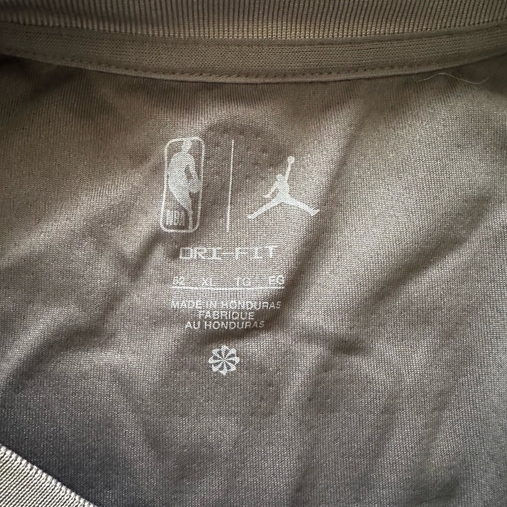 De’Aaron Fox Sacramento Jersey - Picture 4 of 4